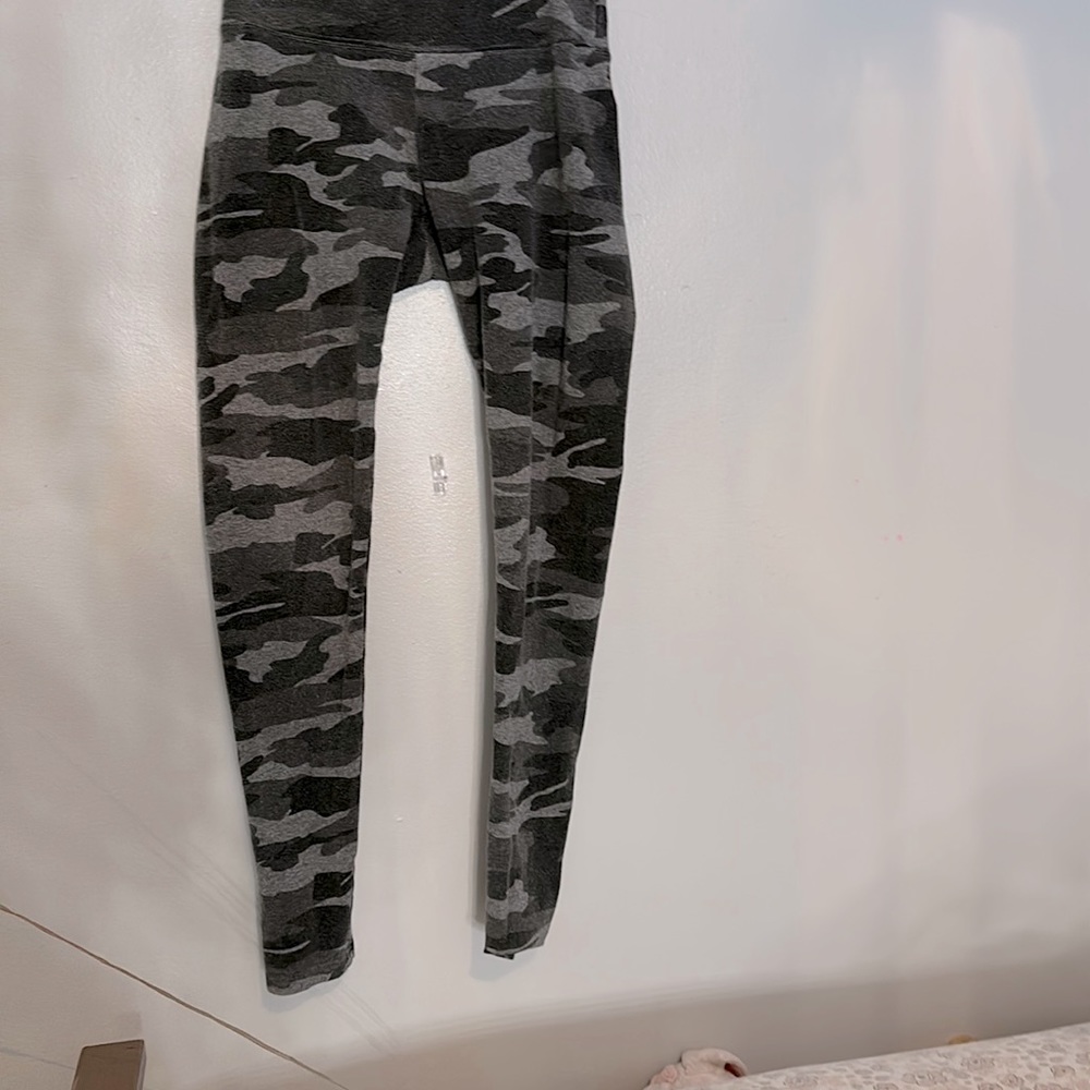camo leggings